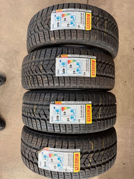 Vând 4 anvelope 205/40/18 Pirelli de iarnă noi