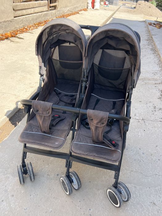 Коляска для двойни