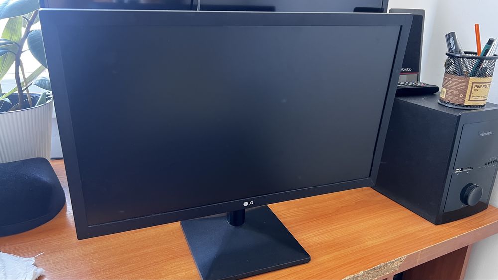 Монитор LG (22 дюймов) срочно