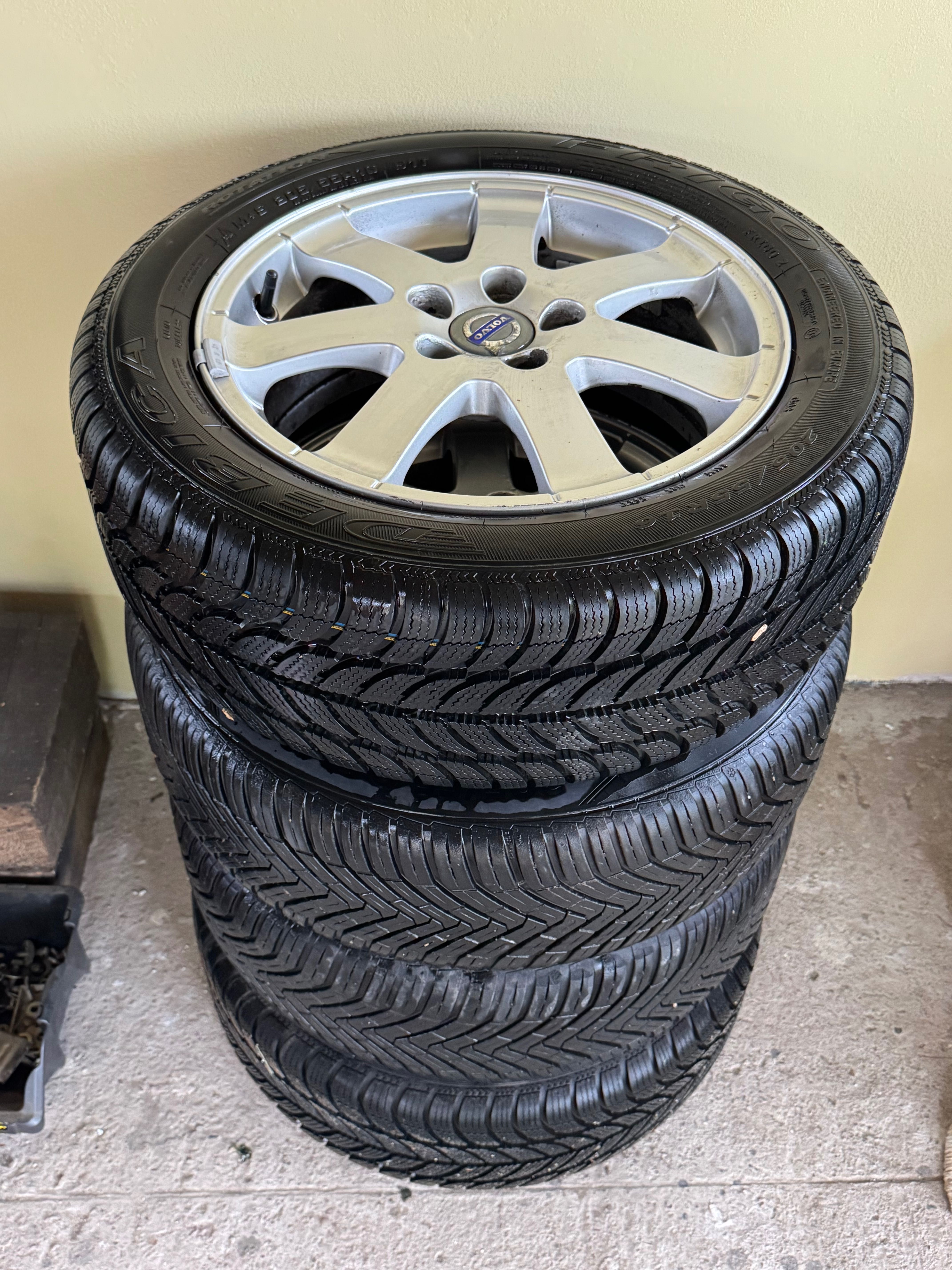 Джанти Volvo C30 16 цола с нови гуми