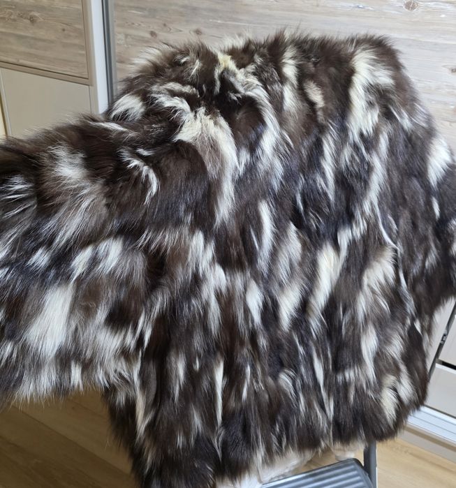 Haina blana vulpe argintie