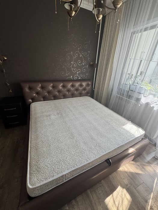 Двухместная кровать