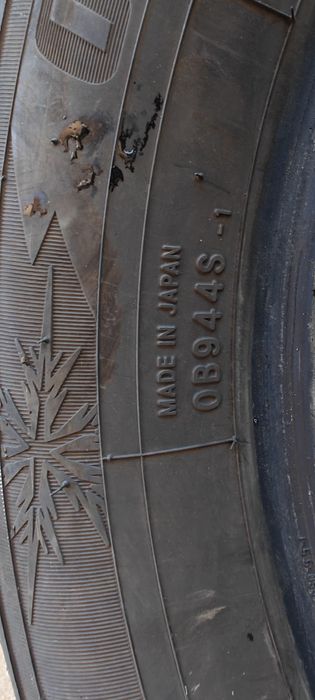 2 бр Зимни гуми Toyo 215/60/17