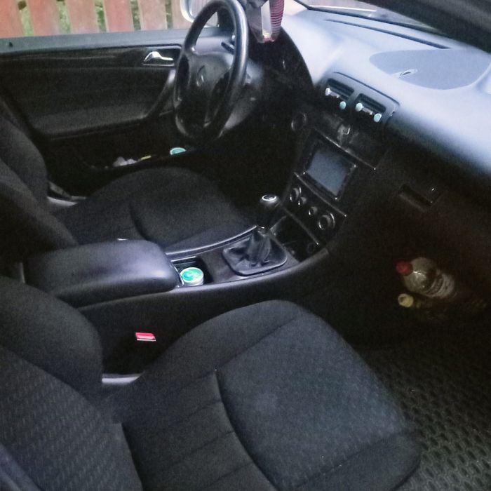 Vând Mercedes C220 CDI