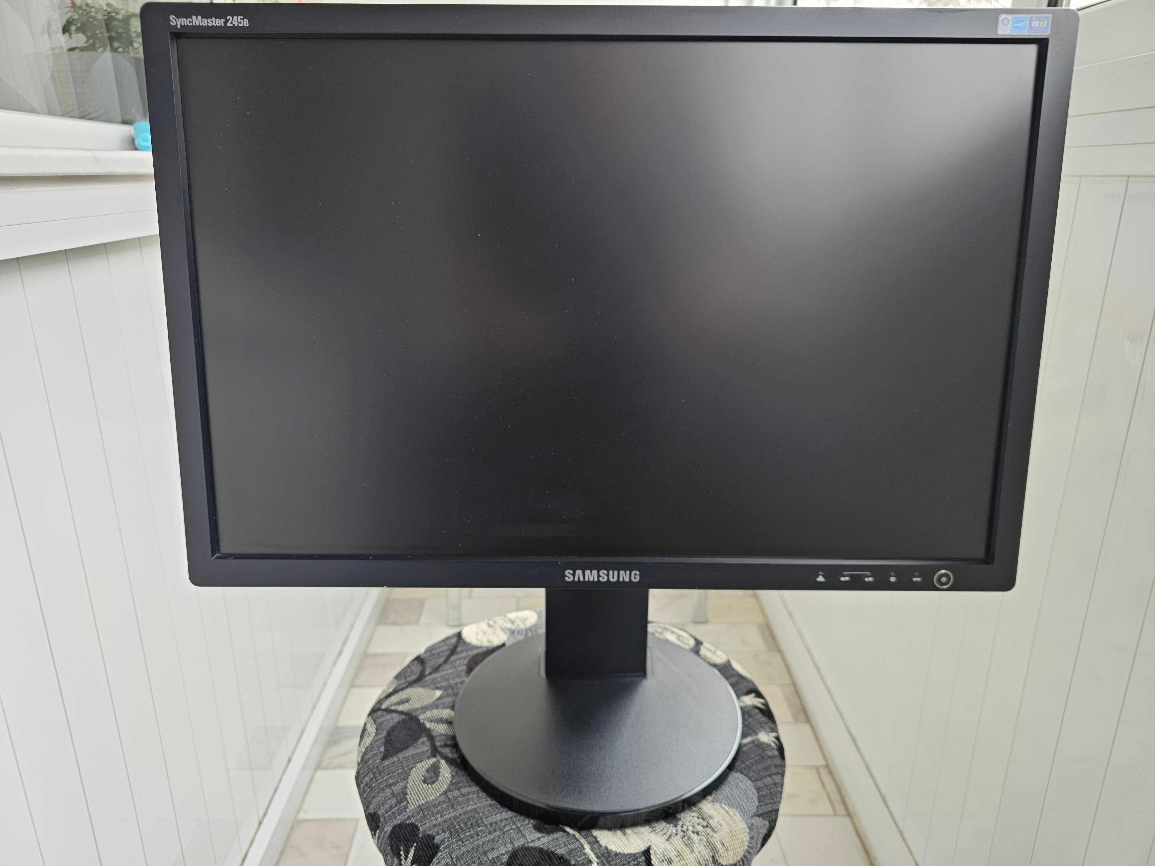 Продавам монитор за компютър Samsung SyncMaster 245B