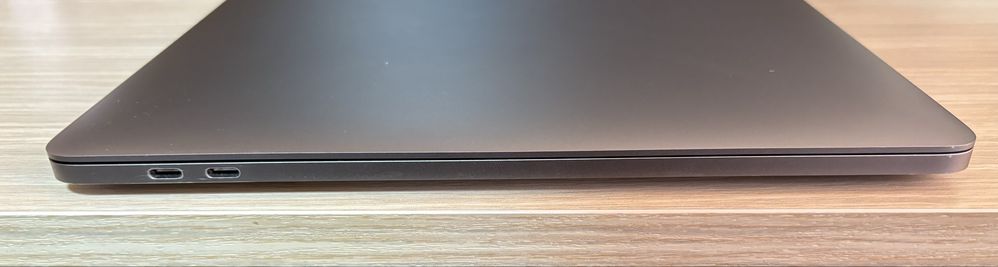 MacBook Pro 15” (2018) – i7, 16GB RAM, 500GB SSD, Radeon Pro 560X
