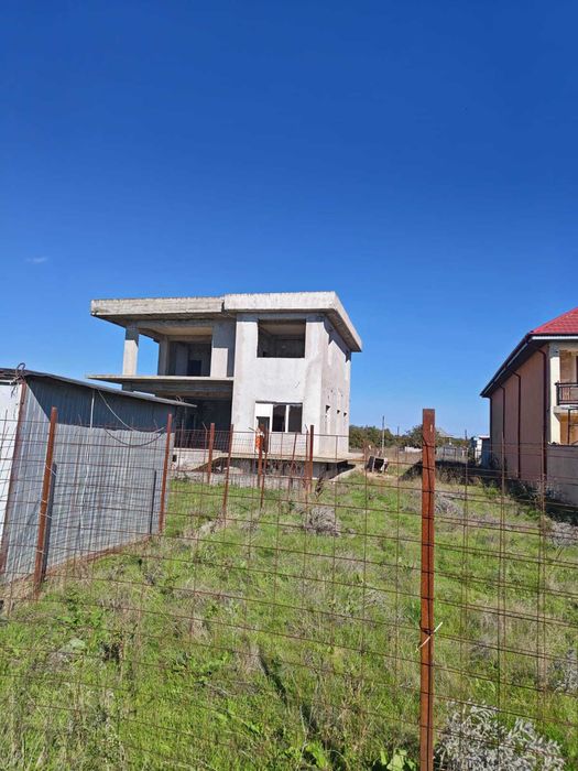 Casa la rosu in Constanta