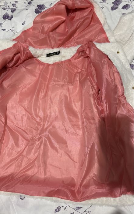 Продам куртку с капюшоном