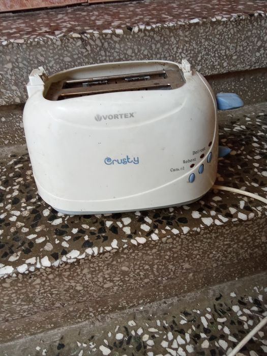 Prăjitor de pâine defect