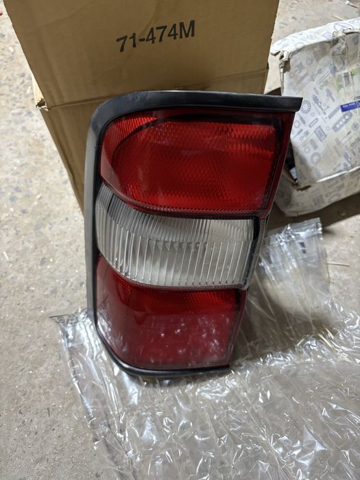 Nissan PATROL заднийе стоп фонари