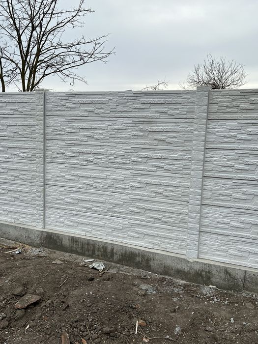 Gard din placi de beton