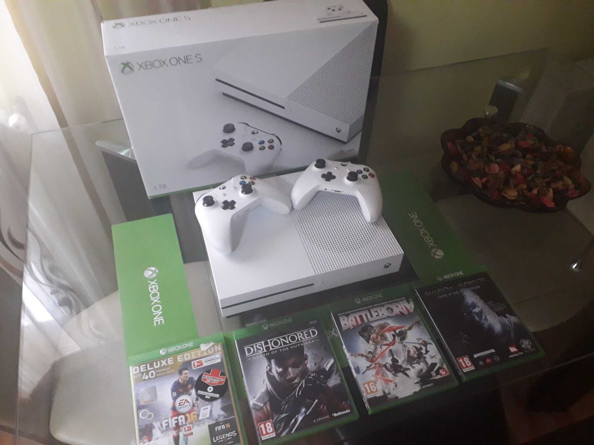 Consola Xbox One S Full Box +19 Jocuri