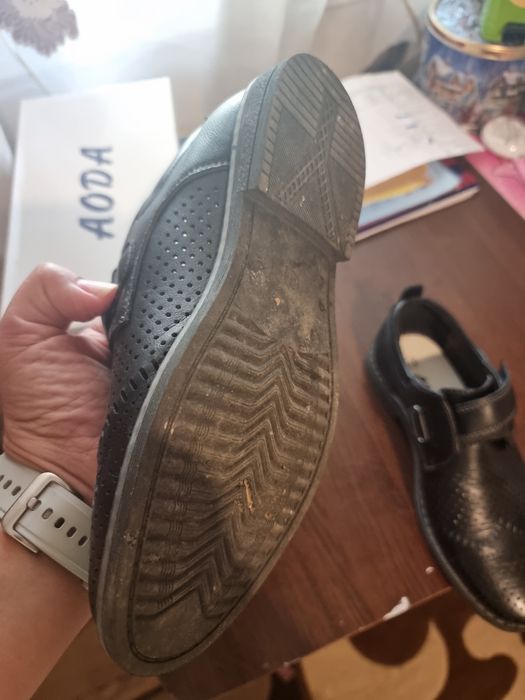 Vand pantofi pentru baietei