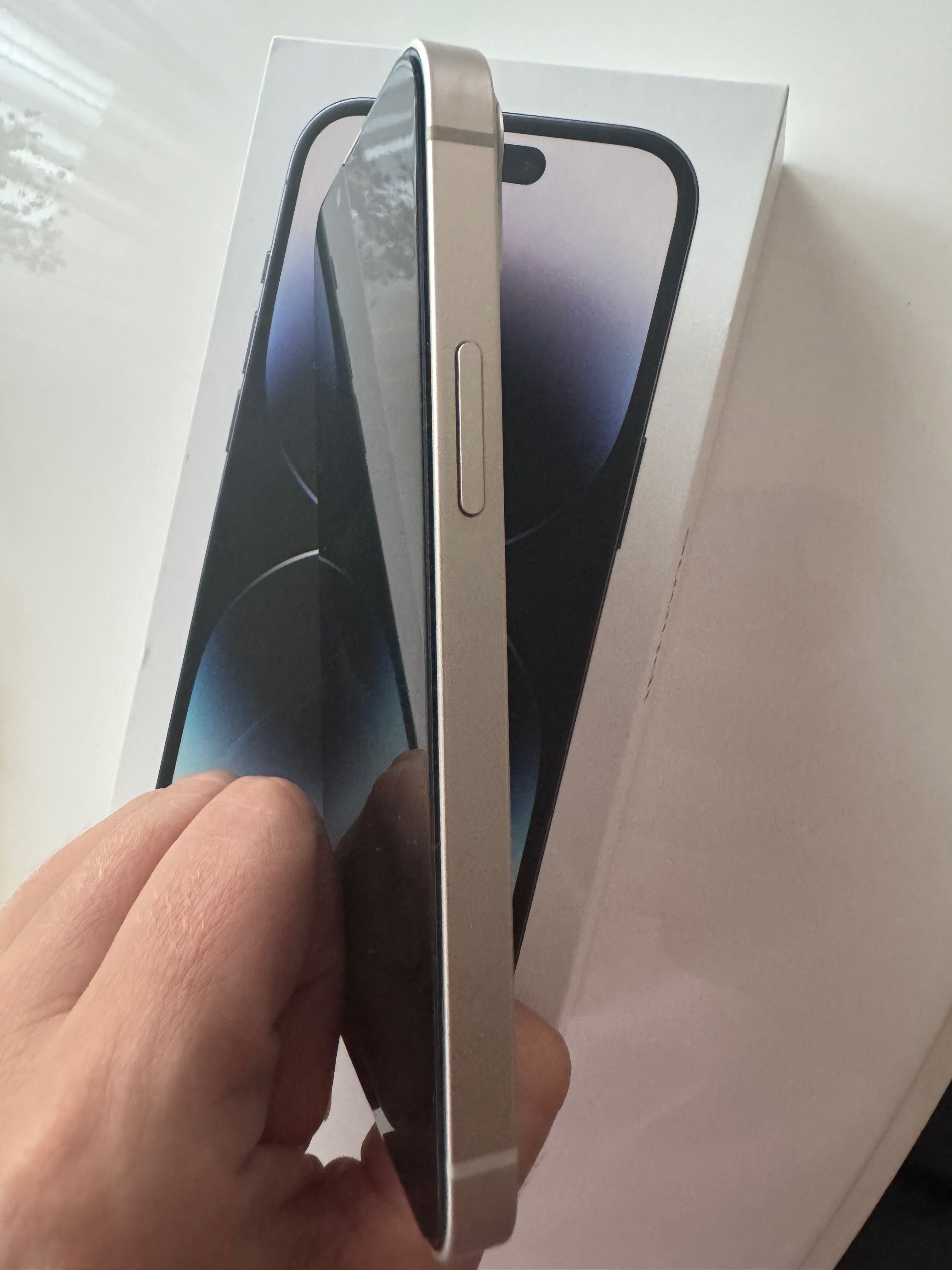 iPhone 13 mini бял