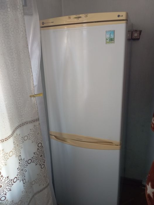 Продам холодильник