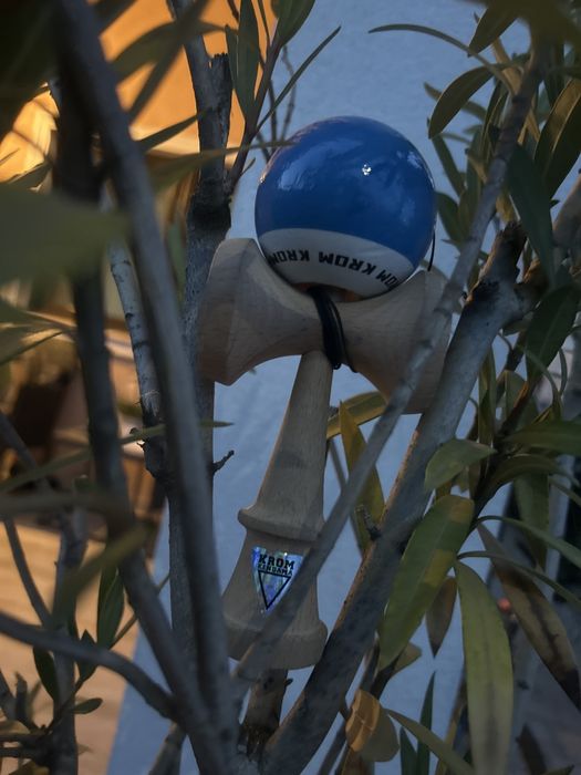 Vând kendama krom pop lol sticky