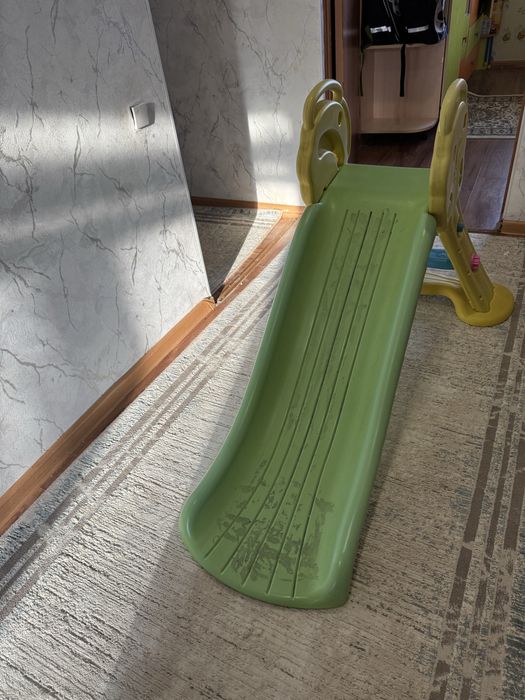 Продам детскую горку от 1 года до 4-х лет