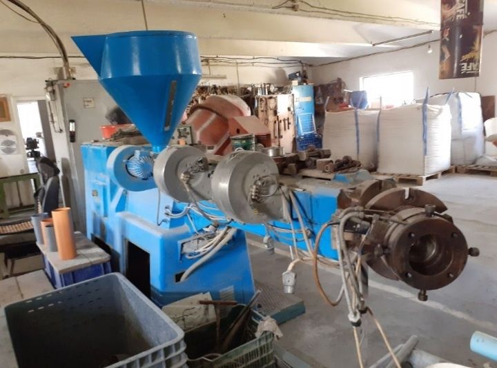 Utilaje producție tevi din PVC (extrudere)