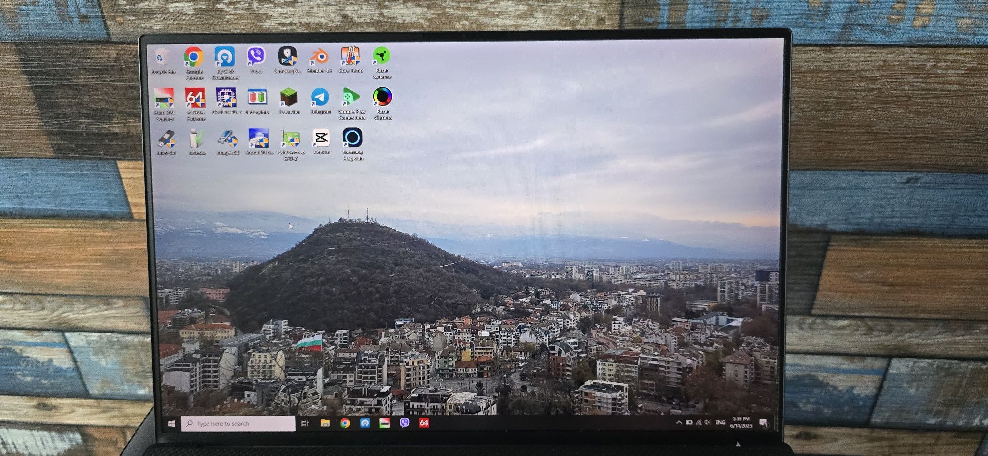 Лаптоп Dell precision 5550 i7 10750h 1tb samsung 990 evo plus 32gb ram