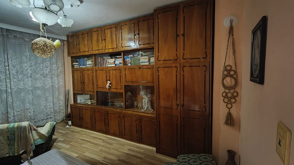 Дървена холна секция