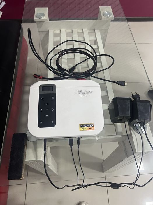 B/U proyektor sotiladi