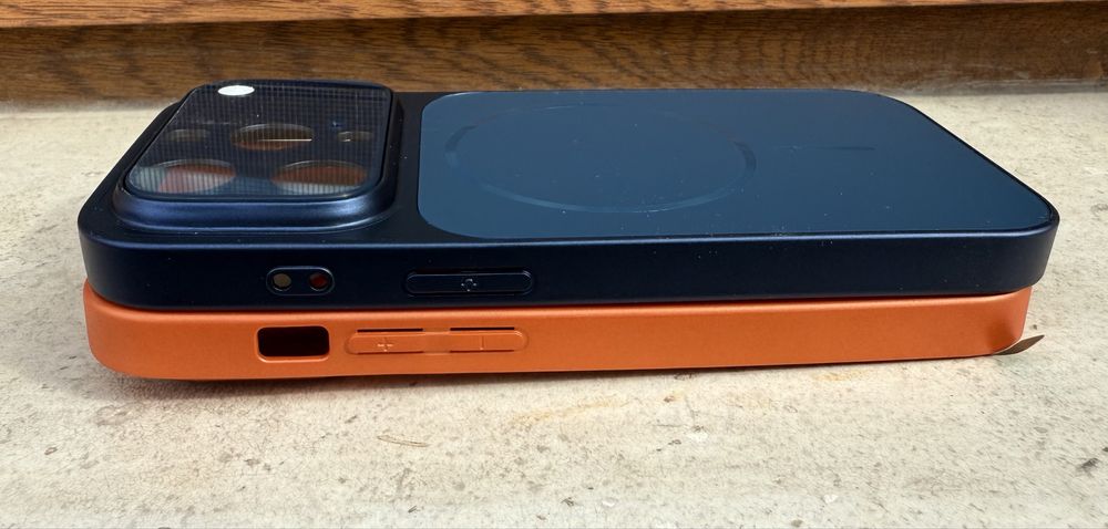 Кейс за Iphone 14 Pro в стил 17 Pro