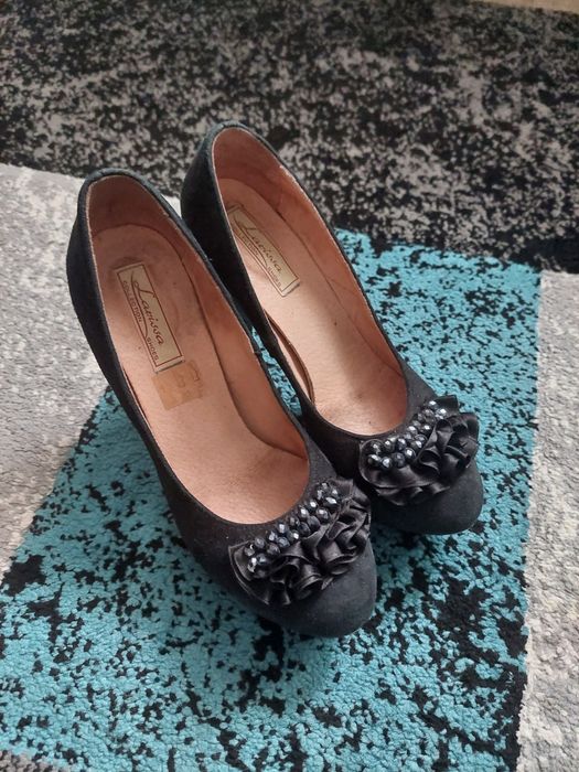 Pantofi din piele intoarsa