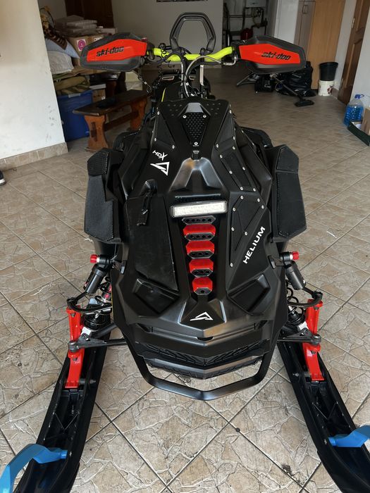Snowmobil ski doo snowmobile