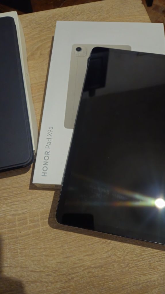 Honor.    Pad. X9a