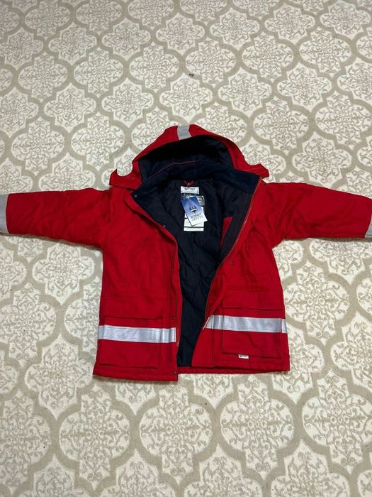 Зимняя куртка новая