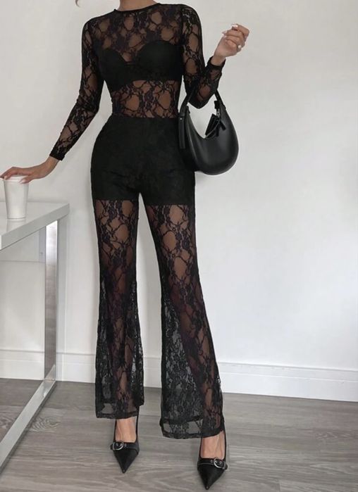 дантелен комплект- блуза с панталон