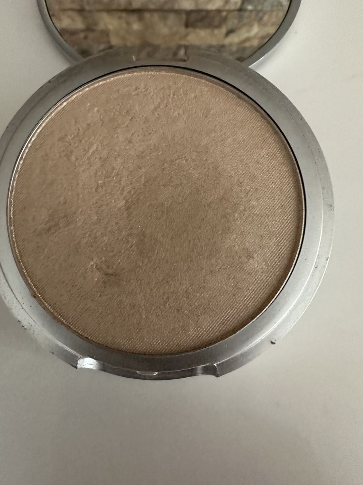 Хайлайтър the balm mary lou manizer