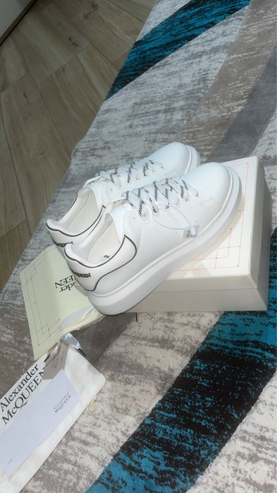 Alexander McQueen 44