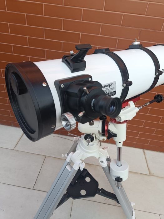 Telescop Omegon Advanced 150/750 pe montura EQ-320