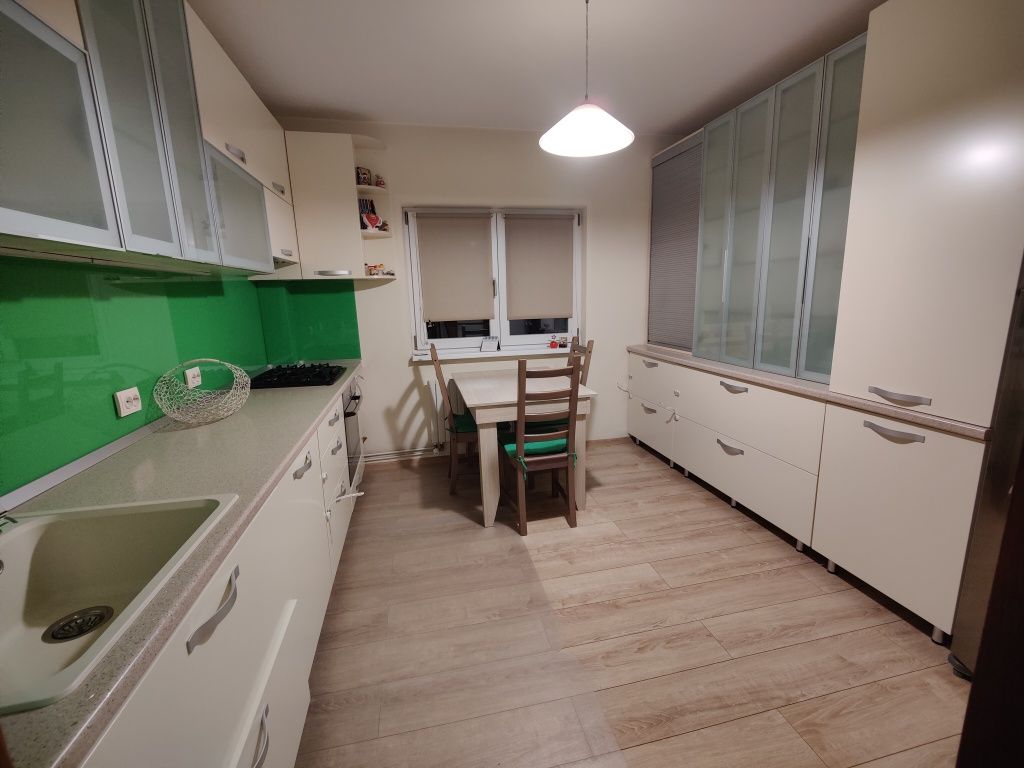 Închiriere move-in ready: 3 camere cu 2 băi + loc de parcare