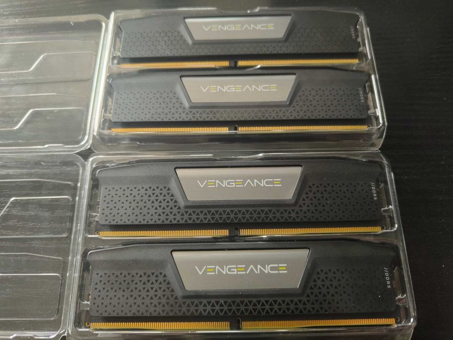 Memorie RAM Corsair Vengeance 64GB DDR5 6200MHz CL32 Quad Channel Kit
