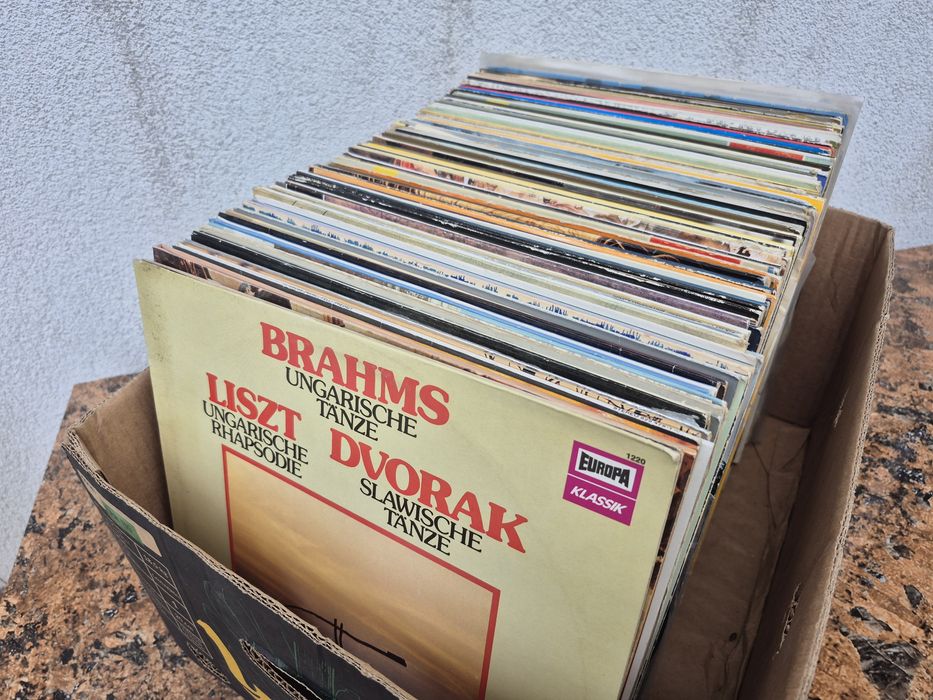 Vând 100 Discuri Vinil colectie muzica clasica pentru pick Up 33RTM