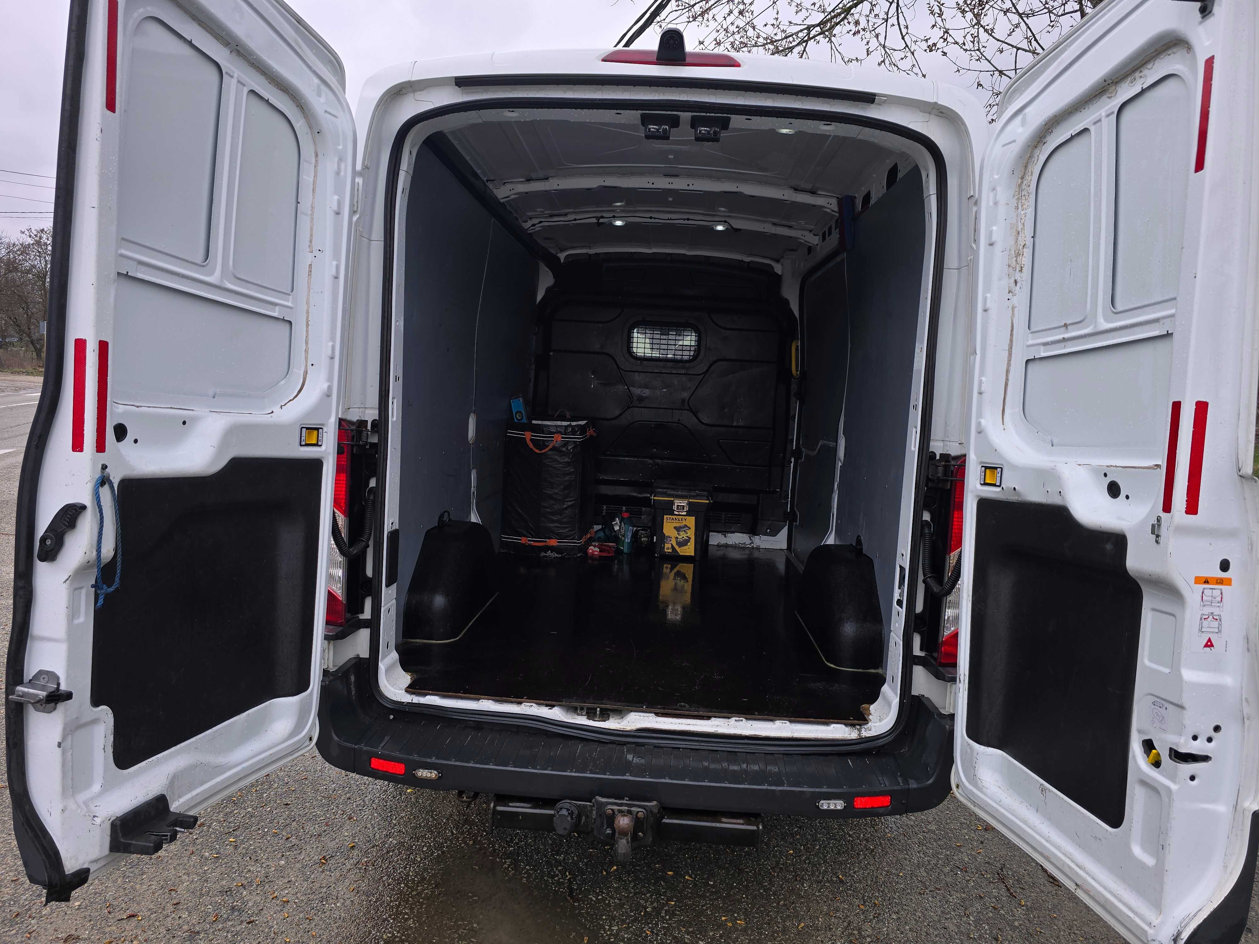 Inchiriez duba/autoutilitara 3.5T /cu sofer