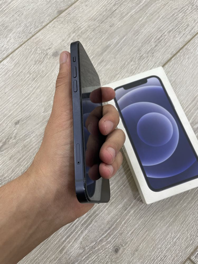 Iphone 12 Blue ideal