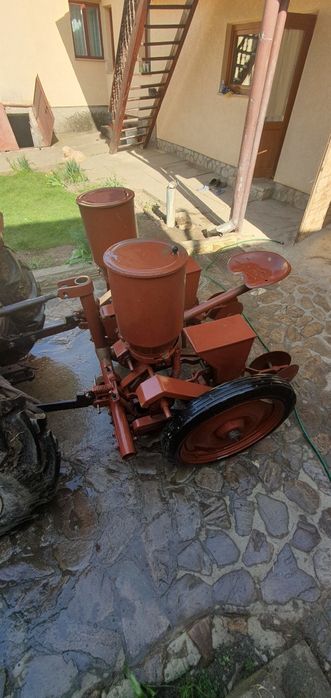 Vând semănătoare  pentru toate boabele