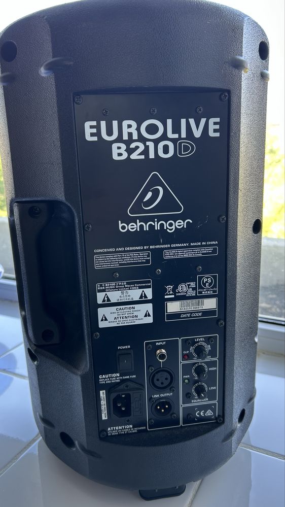 Behringer b210D boxa activa