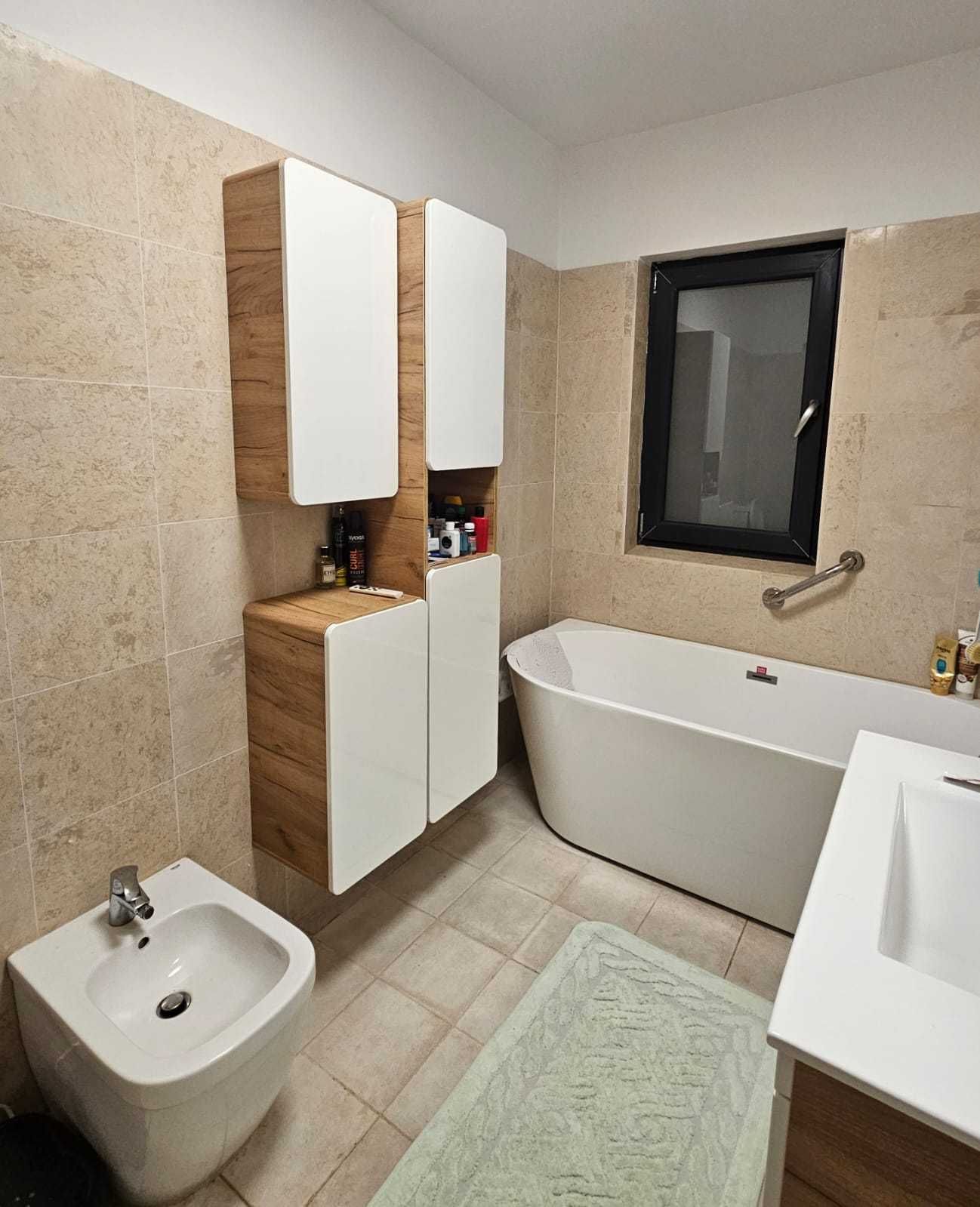 Casa modernă, mobilată și utilată, panouri solare, direct proprietar