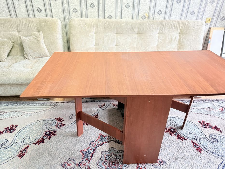 Продам Стол книжку