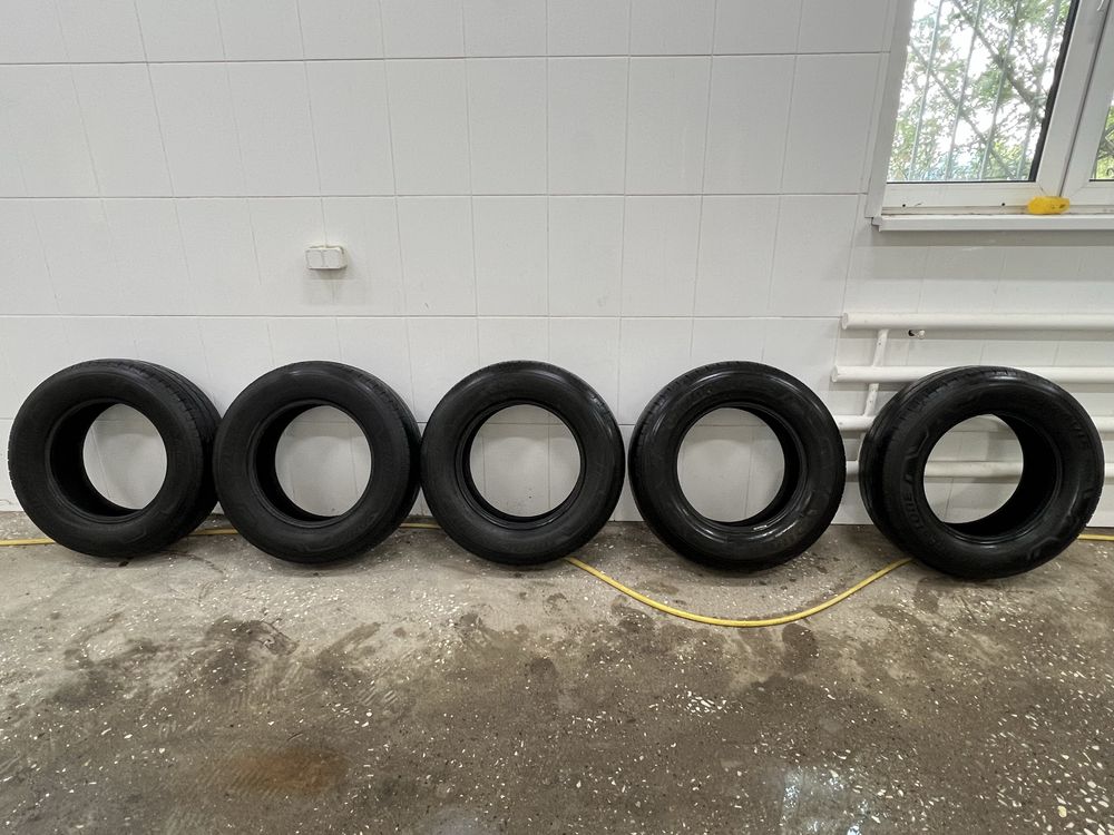 Комплект летних шин Bridgestone 235/65R16 5 шт.