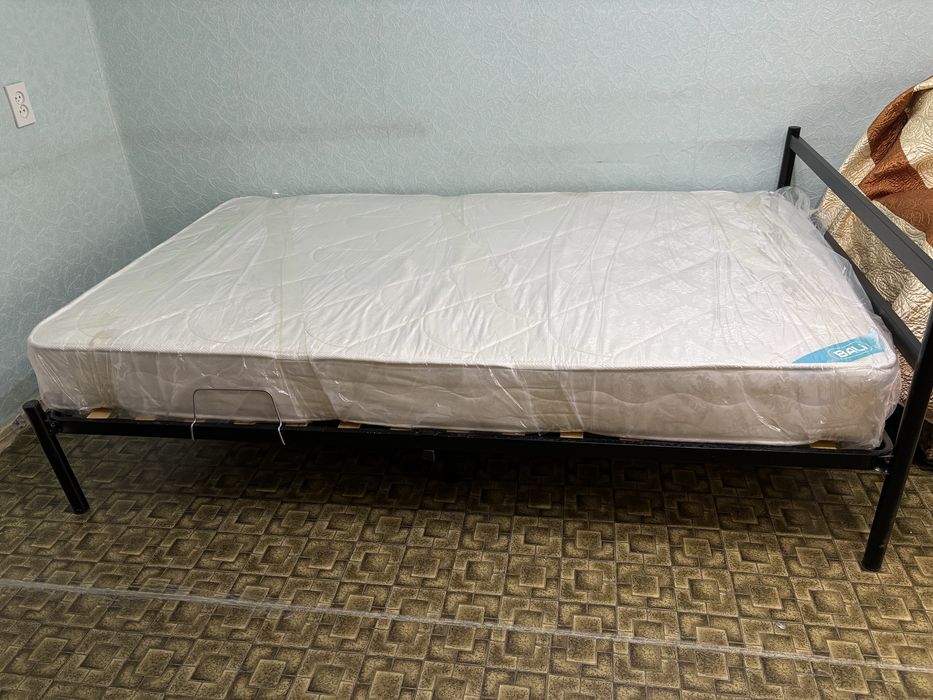 Продам кровать .