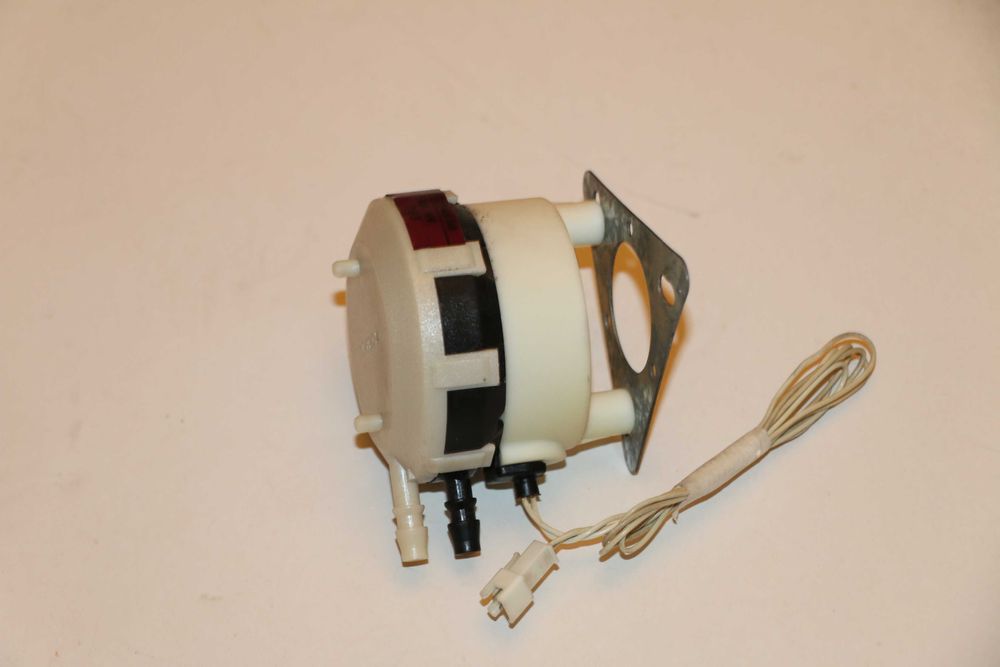 Presostat aer 0,55 - 0,80 mbar centrala termica Bosch Junkers