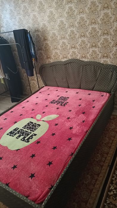 Продам кровать без матраса в нормальном состоянии