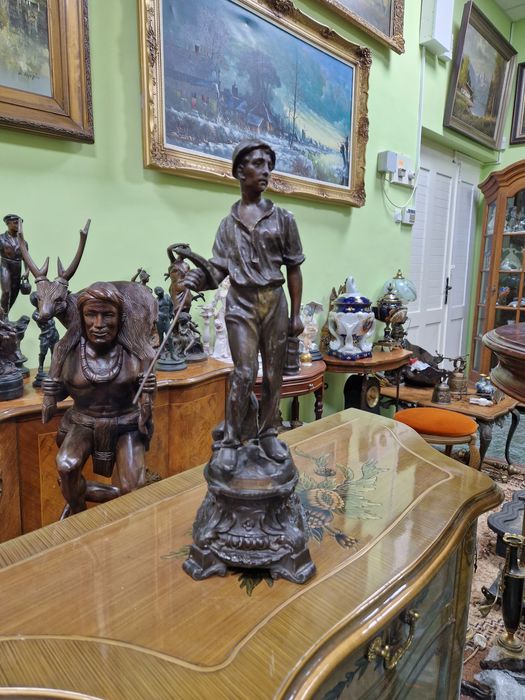 Чудесна антикварна колекционерска френска фигура статуетка