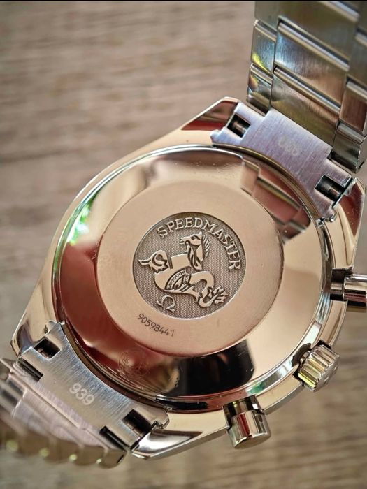 Автоматичен Часовник Omega Speedmaster Recuced Mother Of Pearl Dial