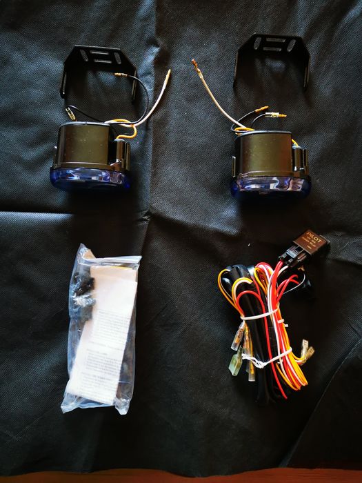 Set 2 proiectoare de ceață universale